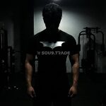 T-Shirt de Compression Batman Homme – Haut de Sport Noir avec Logo Chauve-Souris pour Musculation, Fitness et Running – Image 3
